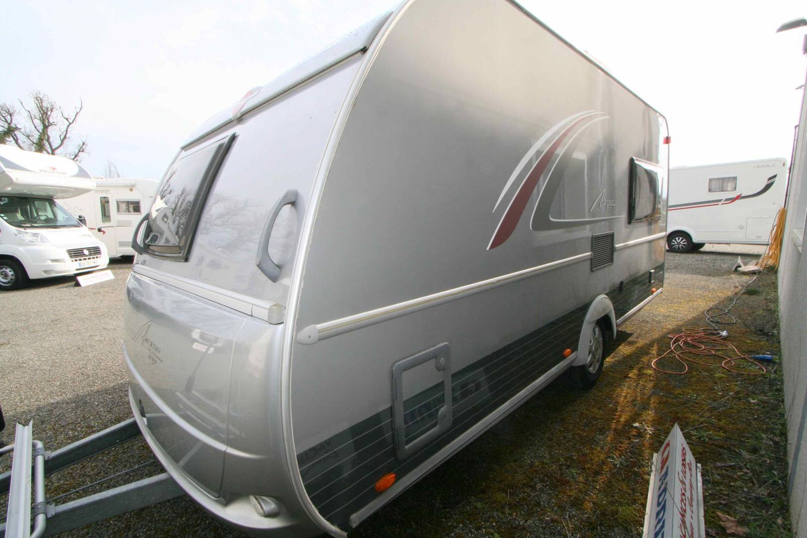 Vend Caravane Occasion 4 couchages, lit à la française, salon en U, Bürstner 450 TS Averso Top, à Roques, proche de Toulouse (31)