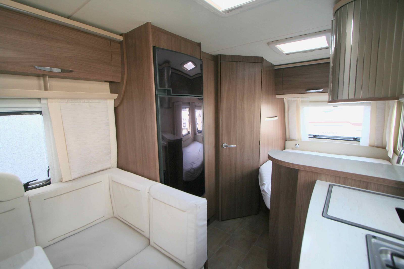 Vend Caravane Occasion 4 couchages, lit à la française, salon en U, Bürstner 450 TS Averso Top, à Roques, proche de Toulouse (31)