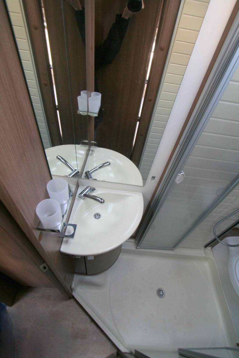 Vend Caravane Occasion 4 couchages, lit à la française, salon en U, Bürstner 450 TS Averso Top, à Roques, proche de Toulouse (31)