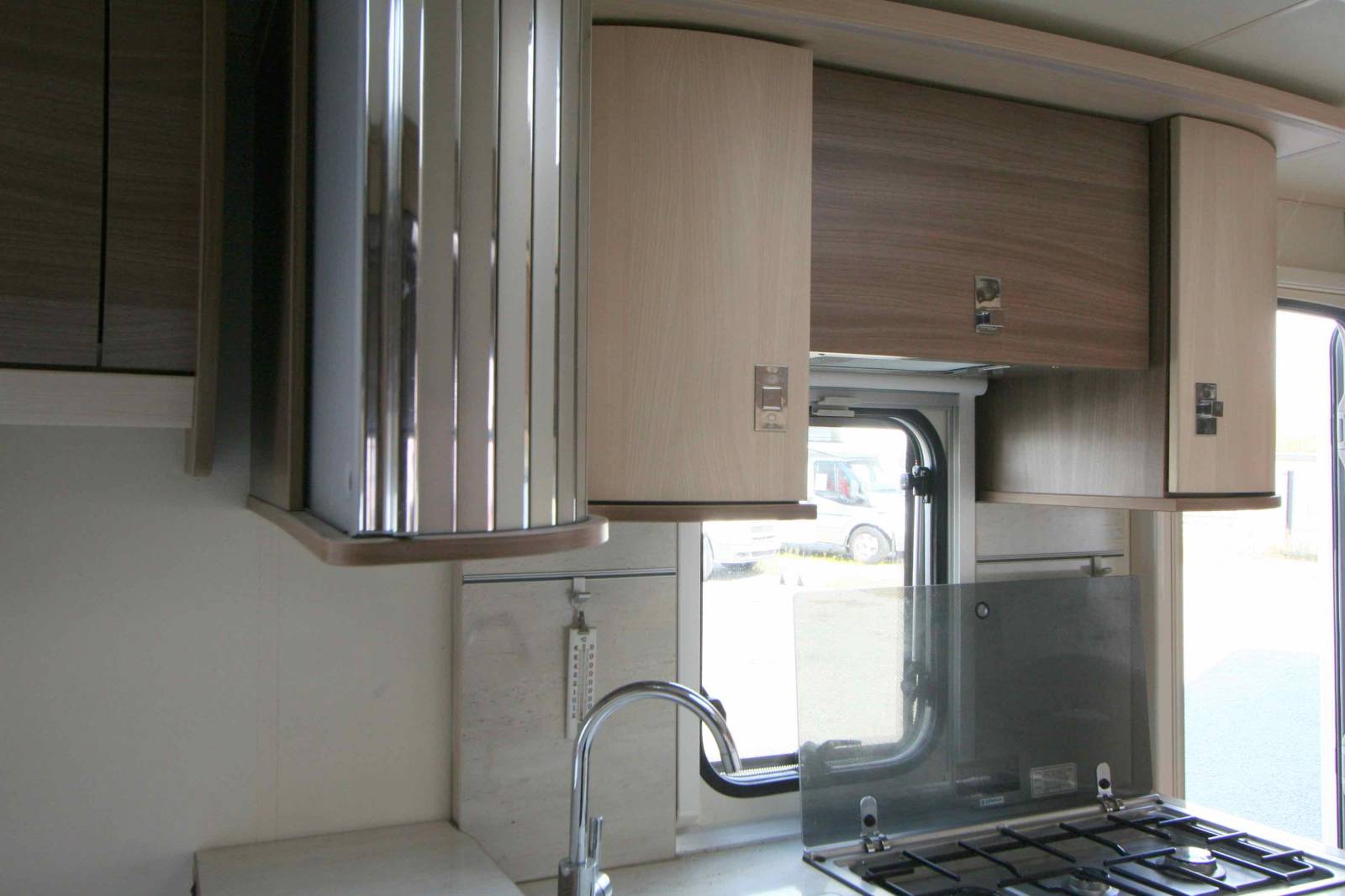 Achat Caravane Occasion 4 couchages, lit à la française, salon en U, Bürstner 450 TS Averso Top, à Roques, proche de Toulouse (31)