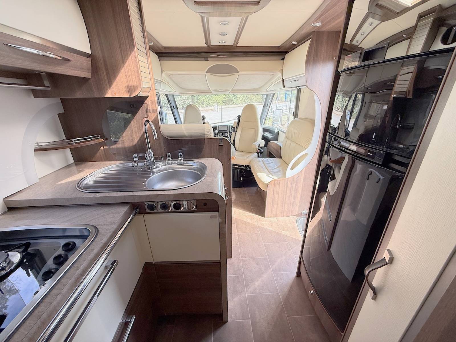 Achat Camping-car occasion intégral, lit central, lit de pavillon, poids lourd, boîte automatique, Bürstner Elégance I 800, à Roques proche de Toulouse (31)