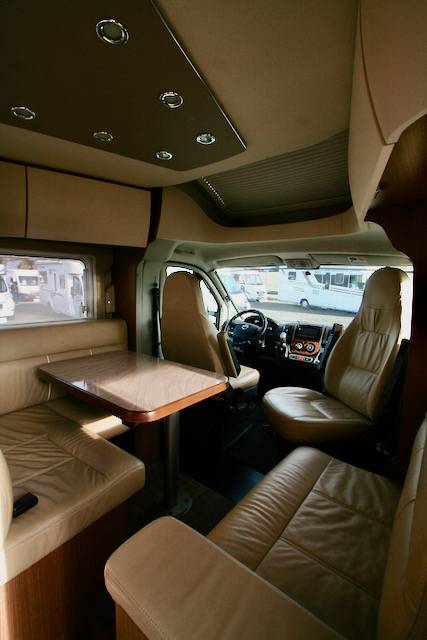 Vend Camping-car profilé occasion, poids lourd, boite automatique, lits jumeaux, Bürstner Ixeo Plus IT 726, à Roques proche Toulouse (31)