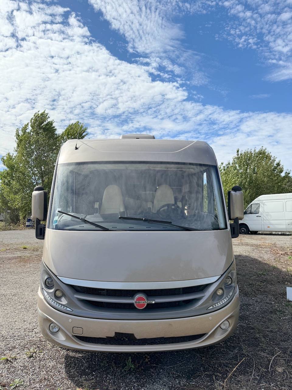 Achat Camping-car occasion intégral, lit central, lit de pavillon, poids lourd, boîte automatique, Bürstner Elégance I 800, à Roques proche de Toulouse (31)