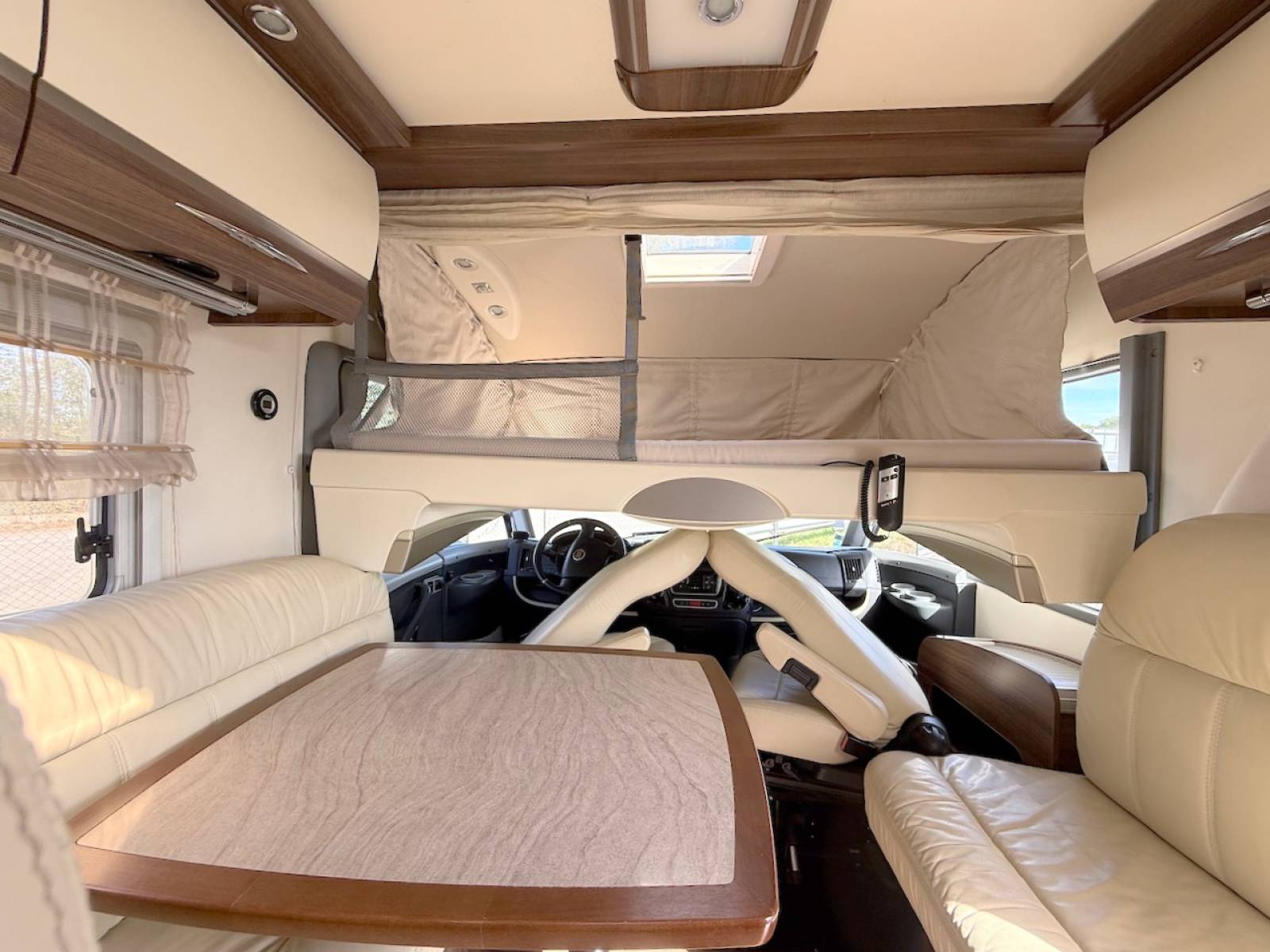 Vend Camping-car occasion intégral, lit central, lit de pavillon, poids lourd, boîte automatique, Bürstner Elégance I 800, à Roques proche de Toulouse (31)