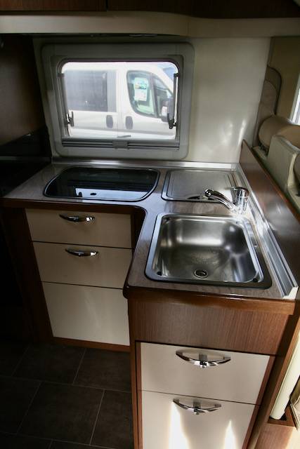 Camping-car profilé occasion, poids lourd, boite automatique, lits jumeaux, Bürstner Ixeo Plus IT 726, à Roques proche Toulouse (31)