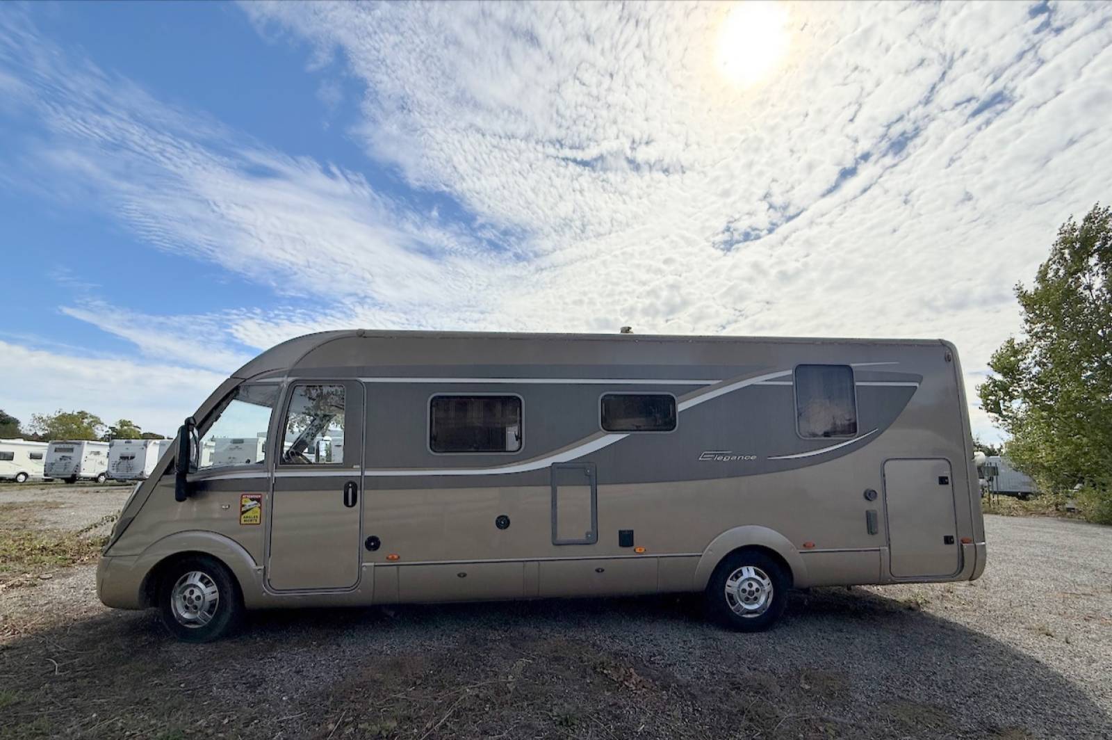 Camping-car occasion intégral, lit central, lit de pavillon, poids lourd, boîte automatique, Bürstner Elégance I 800, à Roques proche de Toulouse (31)