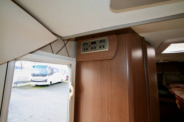 Achat Camping-car profilé occasion, poids lourd, boite automatique, lits jumeaux, Bürstner Ixeo Plus IT 726, à Roques proche Toulouse (31)