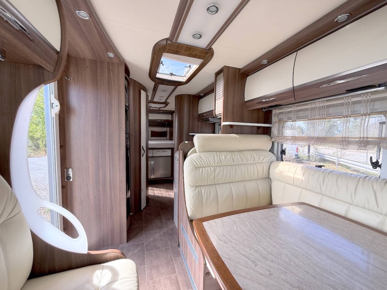 Vend Camping-car occasion intégral, lit central, lit de pavillon, poids lourd, boîte automatique, Bürstner Elégance I 800, à Roques proche de Toulouse (31)