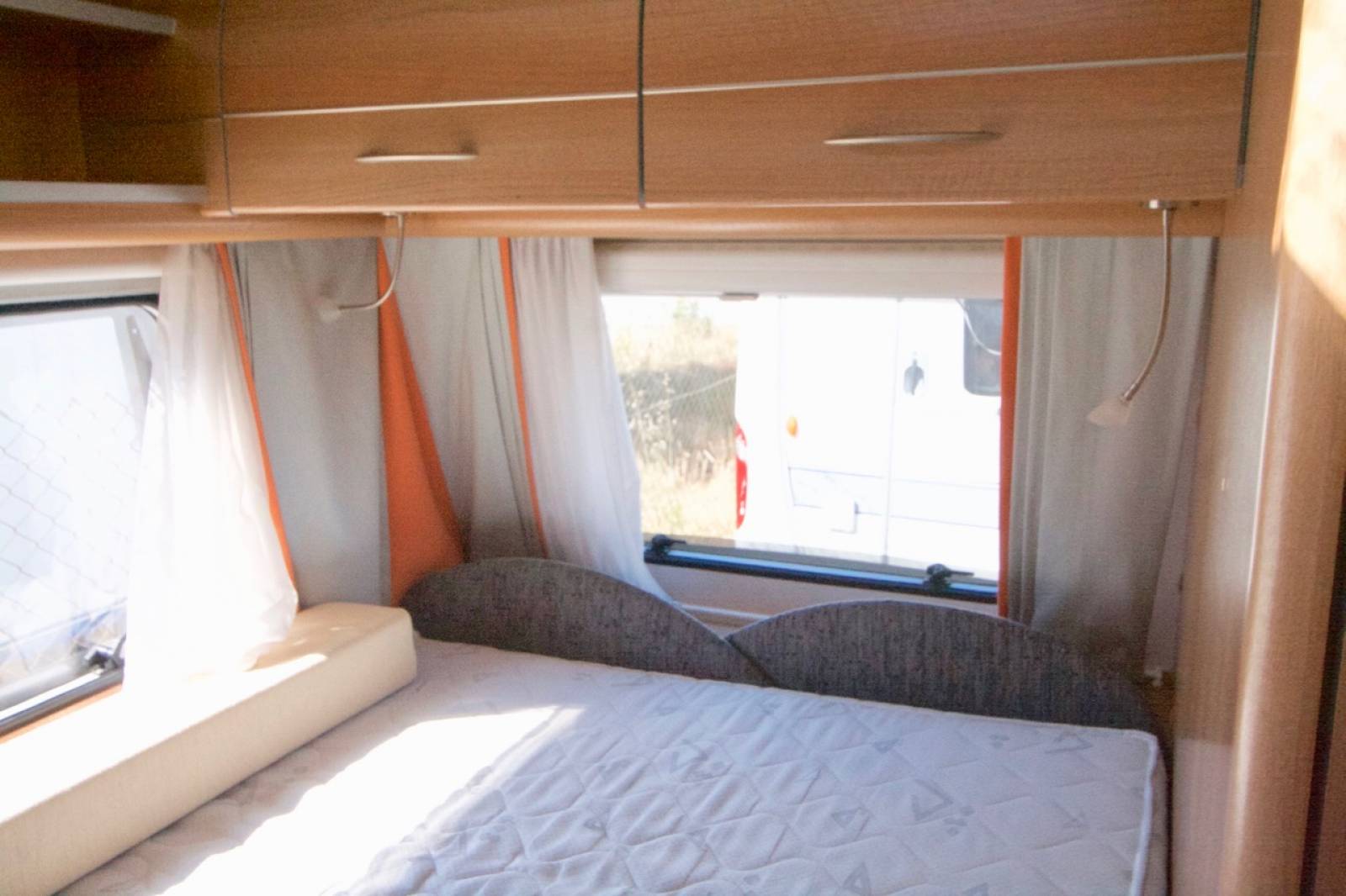 Caravane occasion, salon en U, 4 couchages, Bürstner Belcanto 460 TS, à Roques proche Toulouse (31)