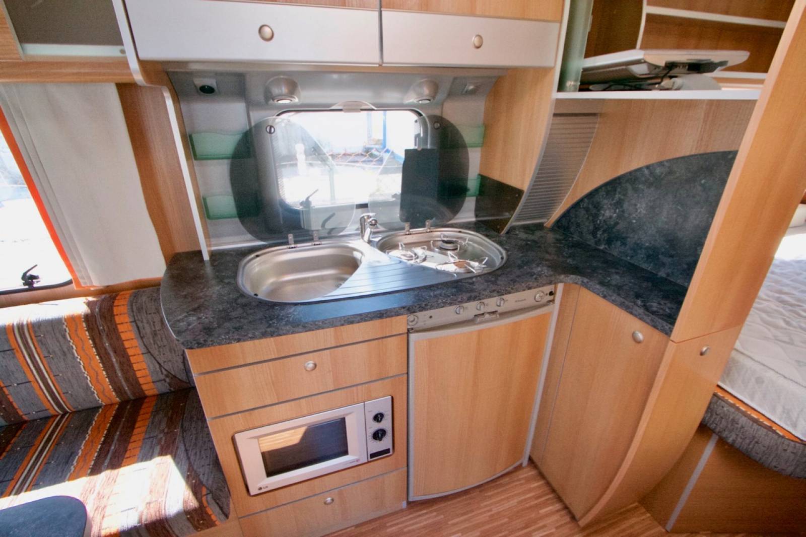 Vend Caravane occasion, salon en U, 4 couchages, Bürstner Belcanto 460 TS, à Roques proche Toulouse (31)