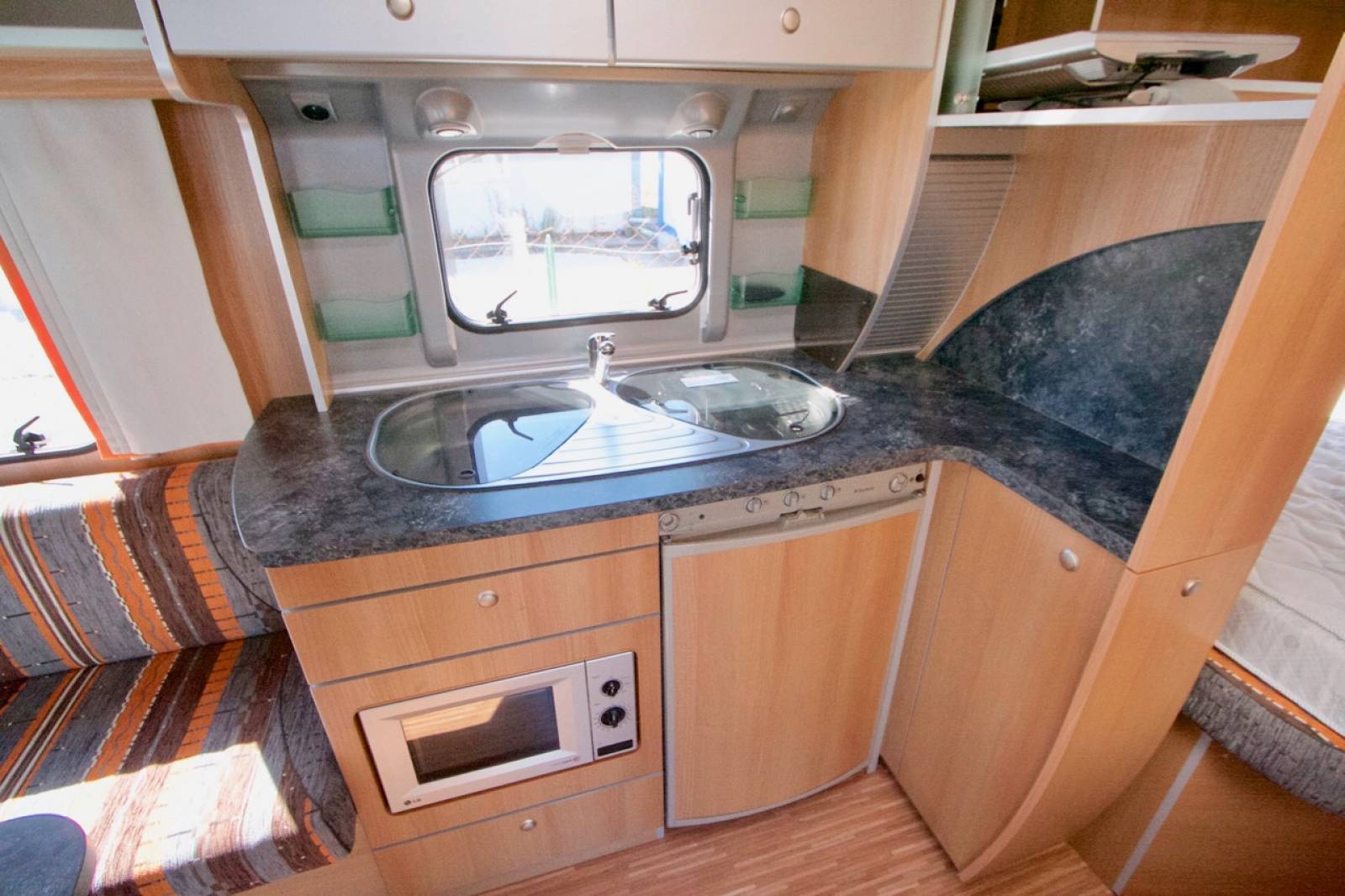 Achat Caravane occasion, salon en U, 4 couchages, Bürstner Belcanto 460 TS, à Roques proche Toulouse (31)