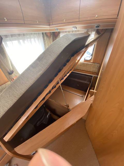 Camping-car profilé occasion, mercedes, 4 places, Bürstner T Star 680, à Roques proche de Toulouse (31)