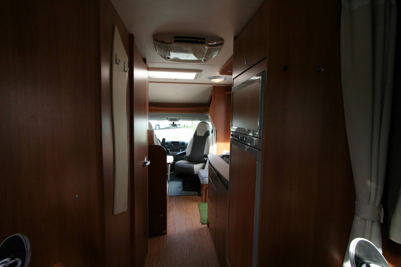 Vente Camping-car profilé d’occasion, lit central, climatisation cellule, 4 places, 3 couchages, Capron Carado Mobil T 449, à Roques sur Garonne proche de Toulouse (31)