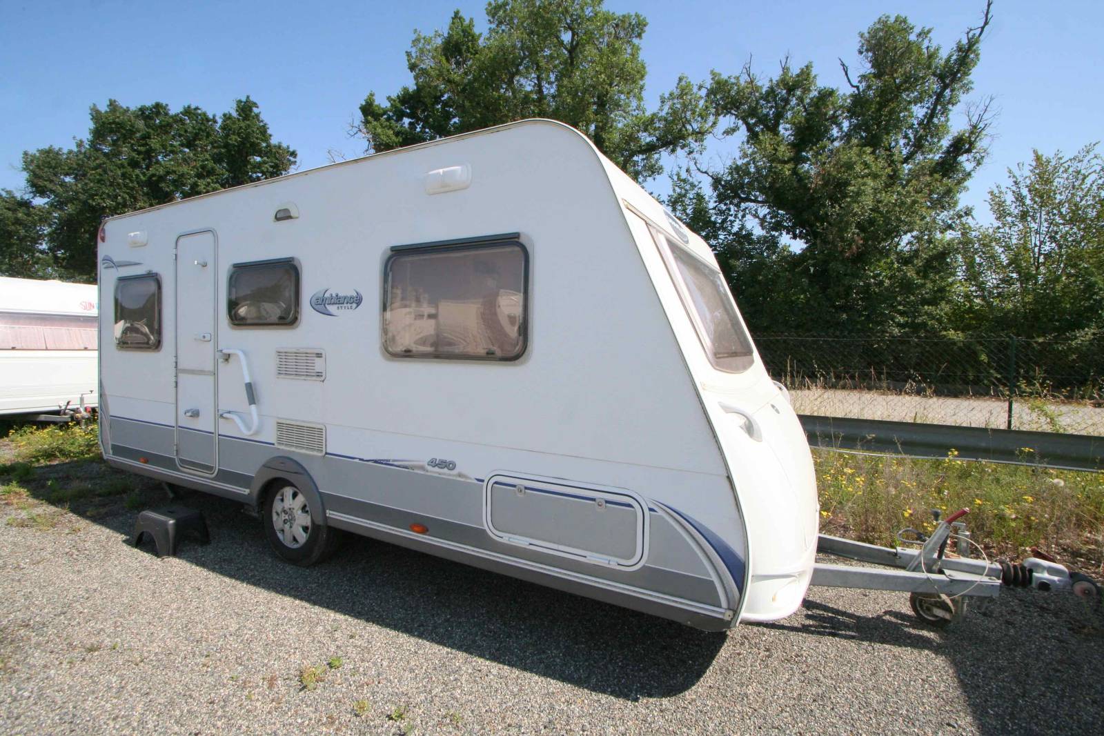 Caravane occasion, 4 places, lits jumeaux, Caravelair Ambiance 450 Style, à Roques proche de Toulouse 31.