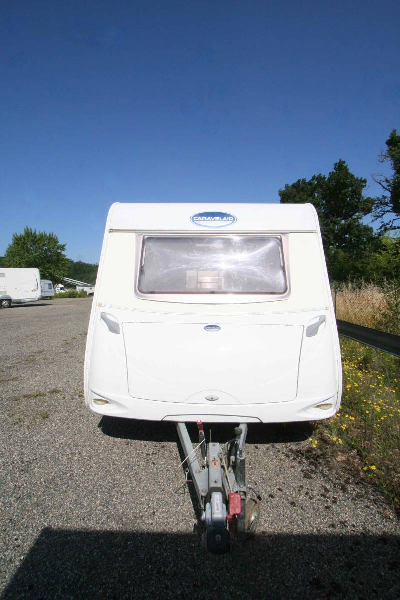 Vend Caravane occasion, 4 places, lits jumeaux, Caravelair Ambiance 450 Style, à Roques proche de Toulouse 31.