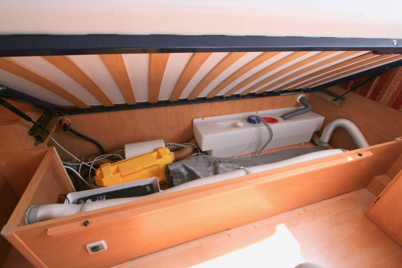 Vend Achat Caravane occasion, 4 places, lits jumeaux, Caravelair Ambiance 450 Style, à Roques proche de Toulouse 31.