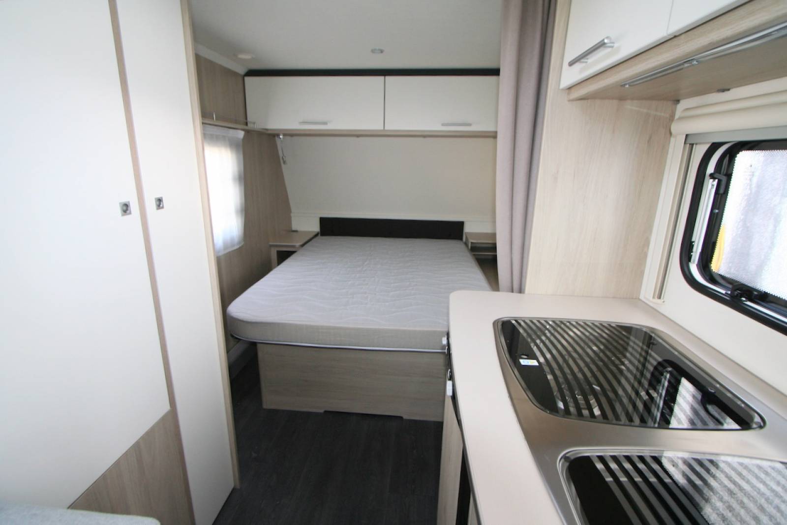 Vend Caravane occasion presque neuve, lit de milieu, 3 couchages, Caravelair Alba 460, à Roques proche de Toulouse (31)Caravane occasion presque neuve, lit de milieu, 3 couchages, Caravelair Alba 460, à Roques proche de Toulouse (31) Achat