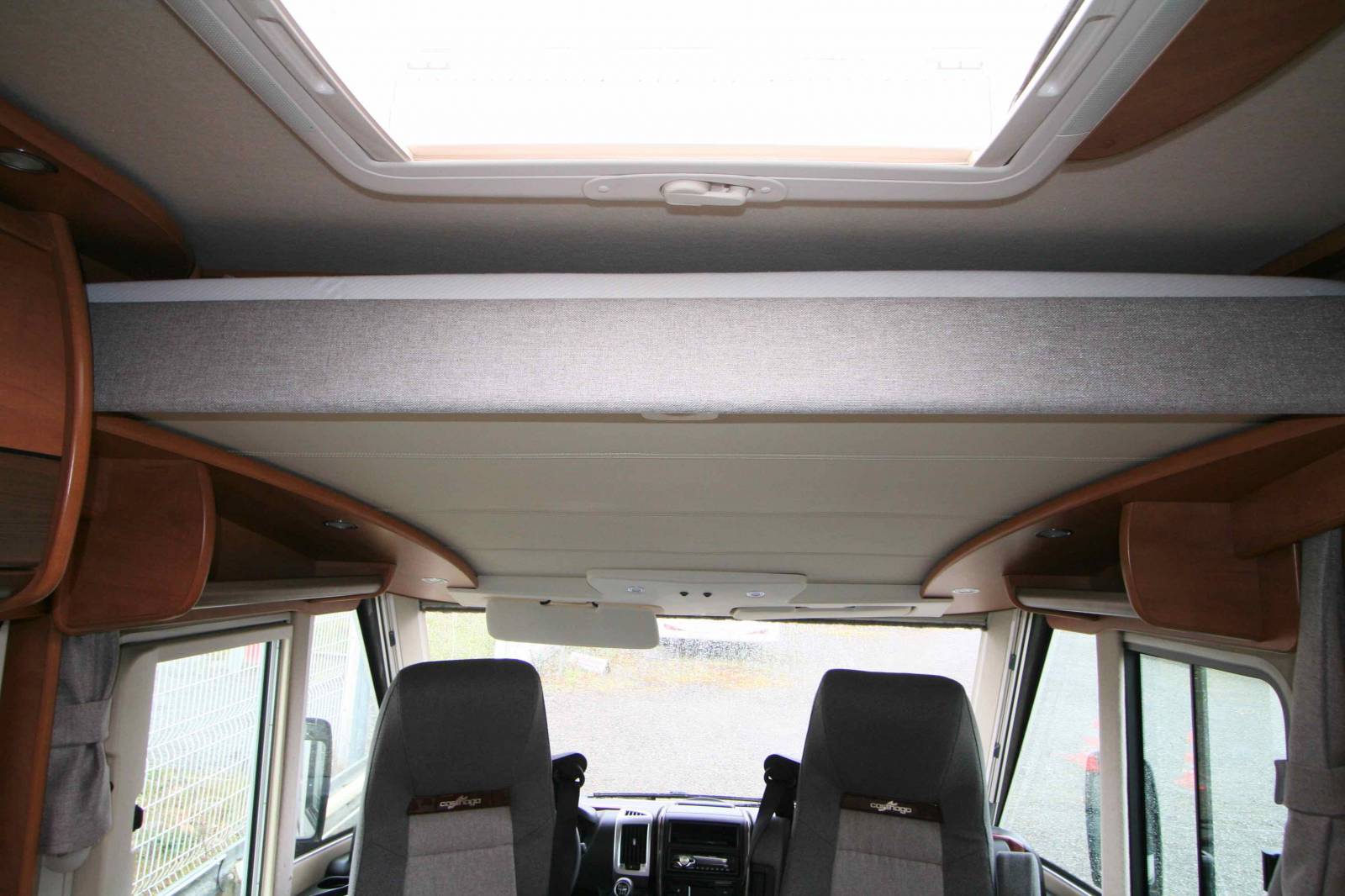 Achat Camping-car intégral occasion, moins de 7 m, 4 places, lits jumeaux et de pavillon, Carthago Compactline I 143 LE, à Roques près de Toulouse (31)