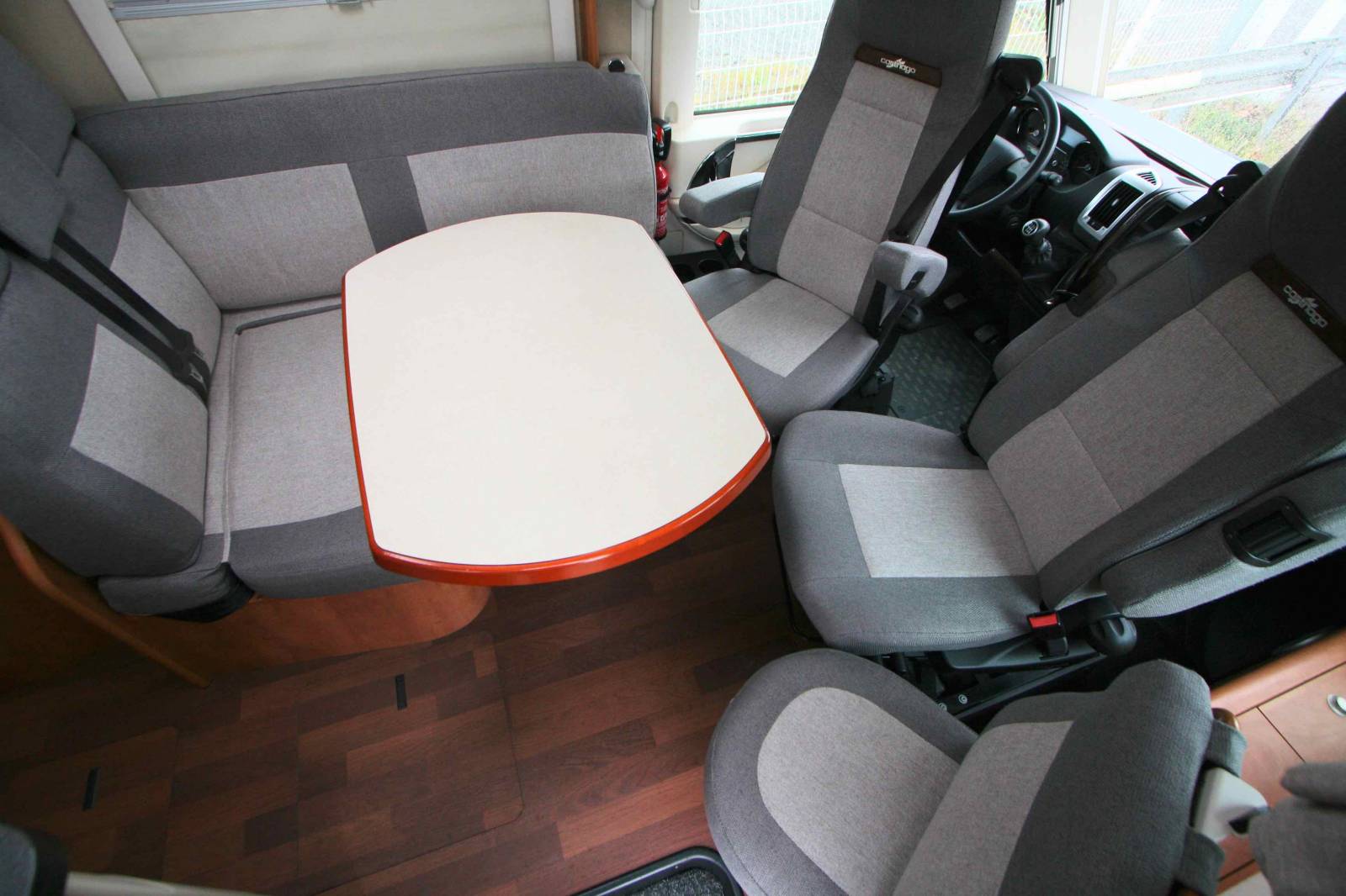 Achat Camping-car intégral occasion, moins de 7 m, 4 places, lits jumeaux et de pavillon, Carthago Compactline I 143 LE, à Roques près de Toulouse (31)