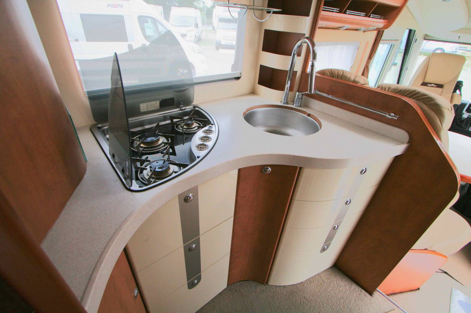 Camping-car intégral occasion, boite auto, poids lourd, Carthago E chic line 51 QB, à Toulouse-Roques (31) Achat