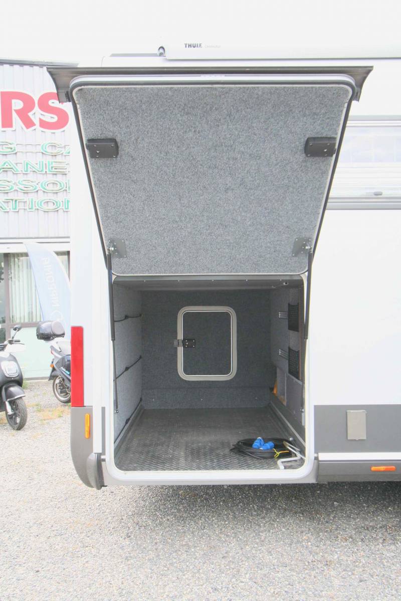 Achat Camping-car intégral occasion, boite auto, poids lourd, Carthago E chic line 51 QB, à Toulouse-Roques (31)