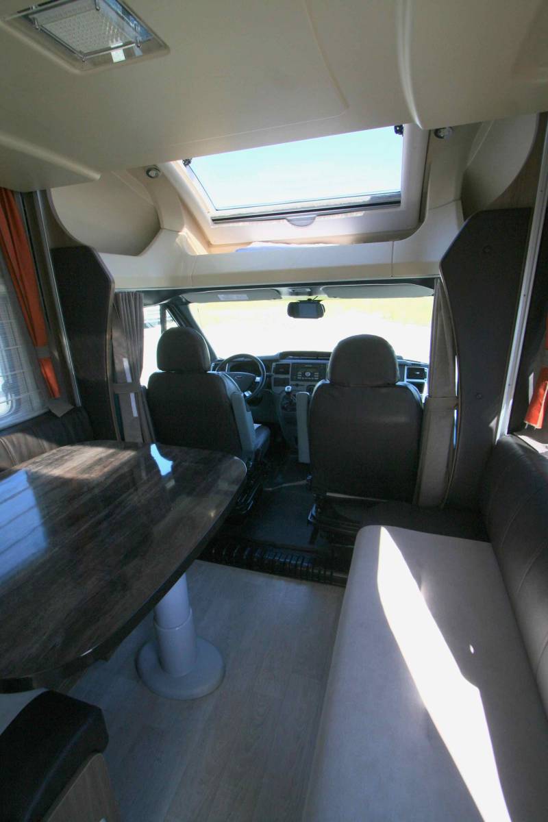 Camping-car occasion profilé, maxi-salon, 4 couchages, moins de 6 m, Challenger Graphite G30, à Roques, proche de Toulouse (31)