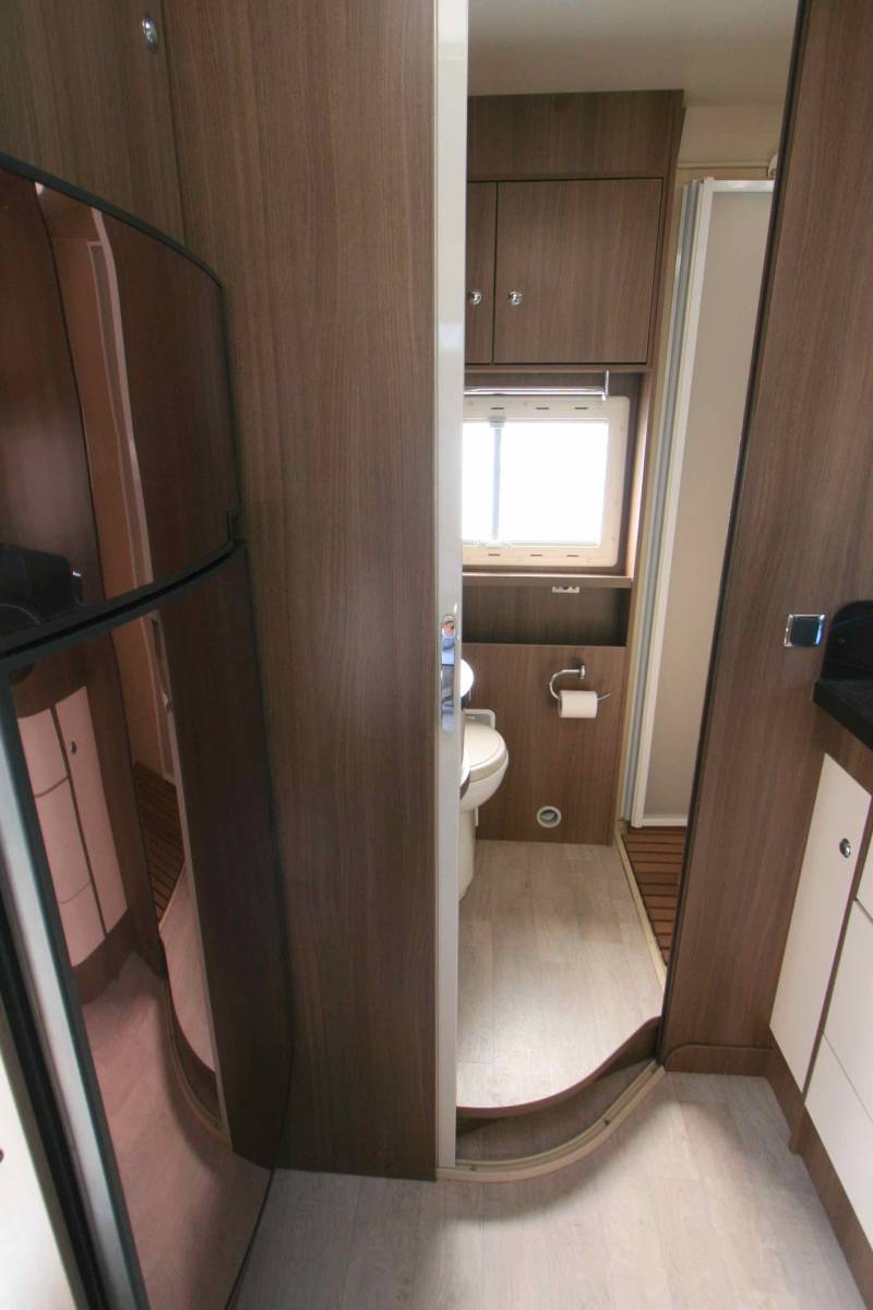 Achat Camping-car occasion profilé, maxi-salon, 4 couchages, moins de 6 m, Challenger Graphite G30, à Roques, proche de Toulouse (31)