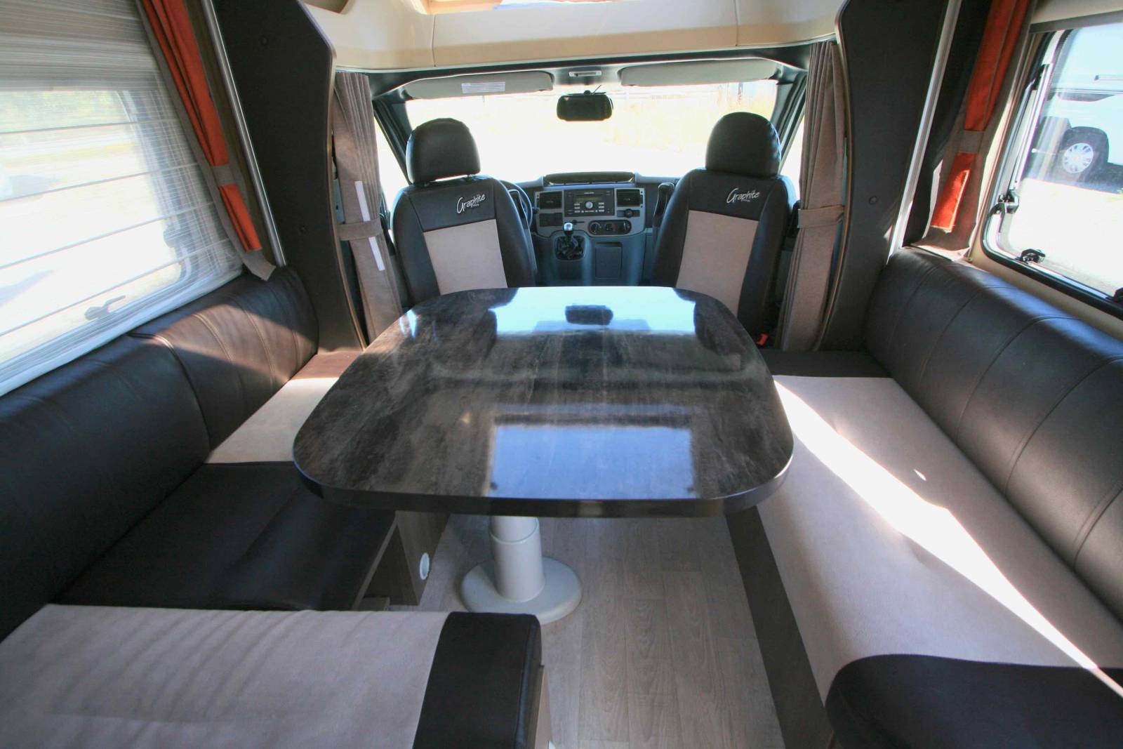 Achat Camping-car occasion profilé, maxi-salon, 4 couchages, moins de 6 m, Challenger Graphite G30, à Roques, proche de Toulouse (31)