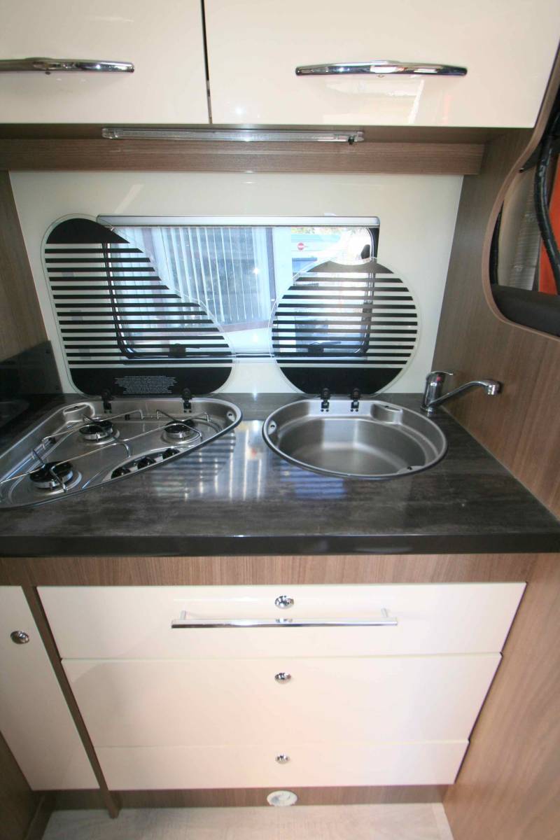 Camping-car occasion profilé, maxi-salon, 4 couchages, moins de 6 m, Challenger Graphite G30, à Roques, proche de Toulouse (31)