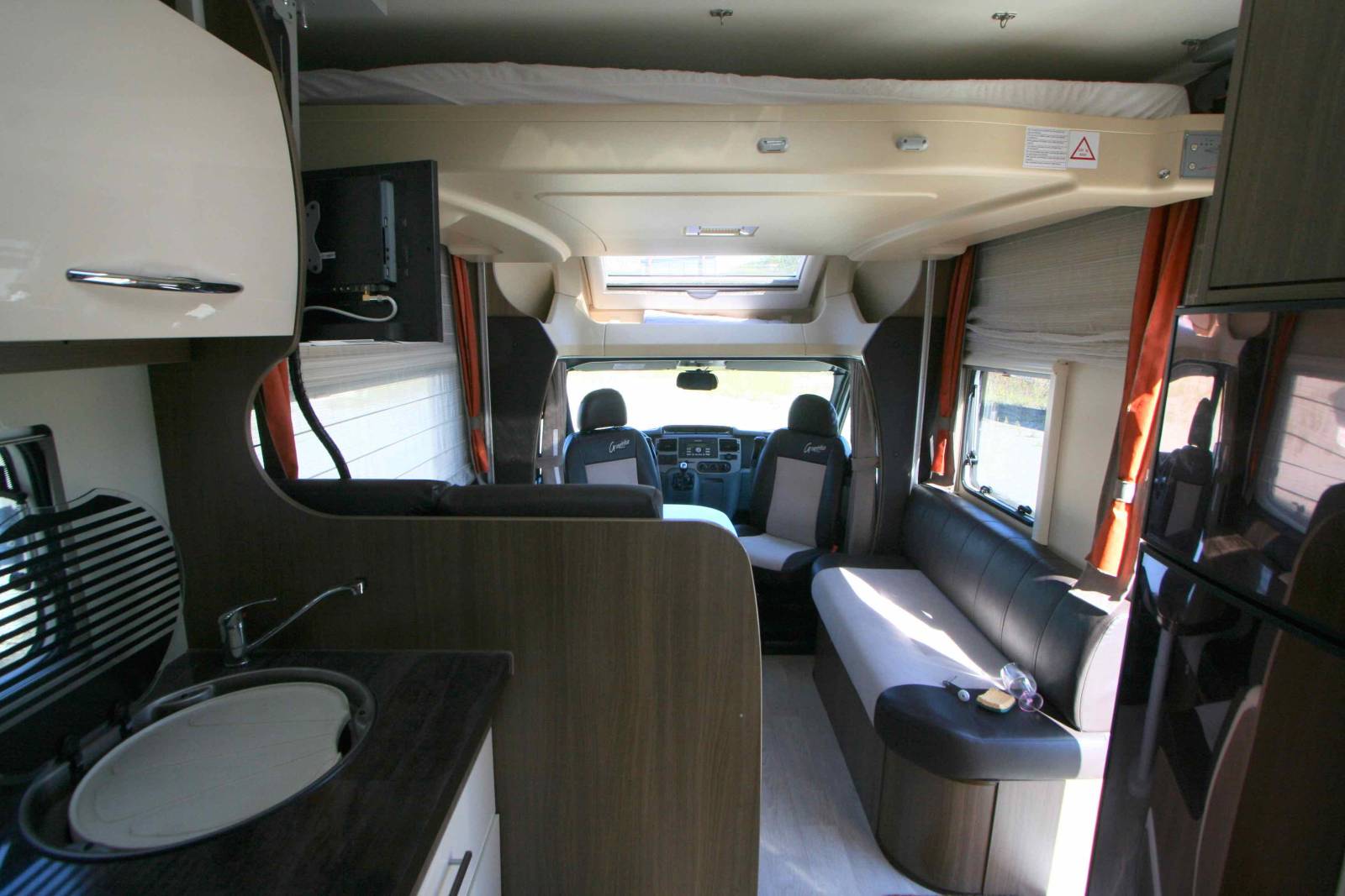 Vend Camping-car occasion profilé, maxi-salon, 4 couchages, moins de 6 m, Challenger Graphite G30, à Roques, proche de Toulouse (31)