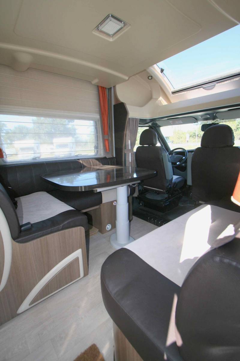 Vend Camping-car occasion profilé, maxi-salon, 4 couchages, moins de 6 m, Challenger Graphite G30, à Roques, proche de Toulouse (31)