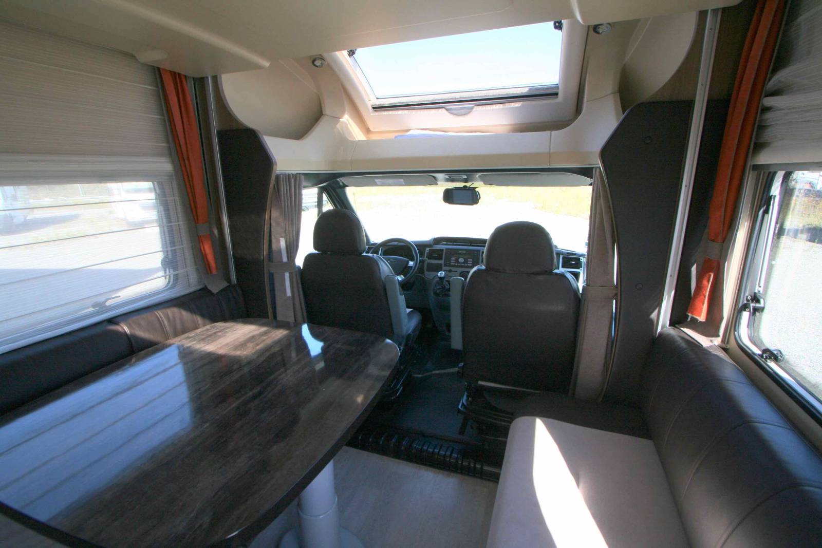 Vend Camping-car occasion profilé, maxi-salon, 4 couchages, moins de 6 m, Challenger Graphite G30, à Roques, proche de Toulouse (31)