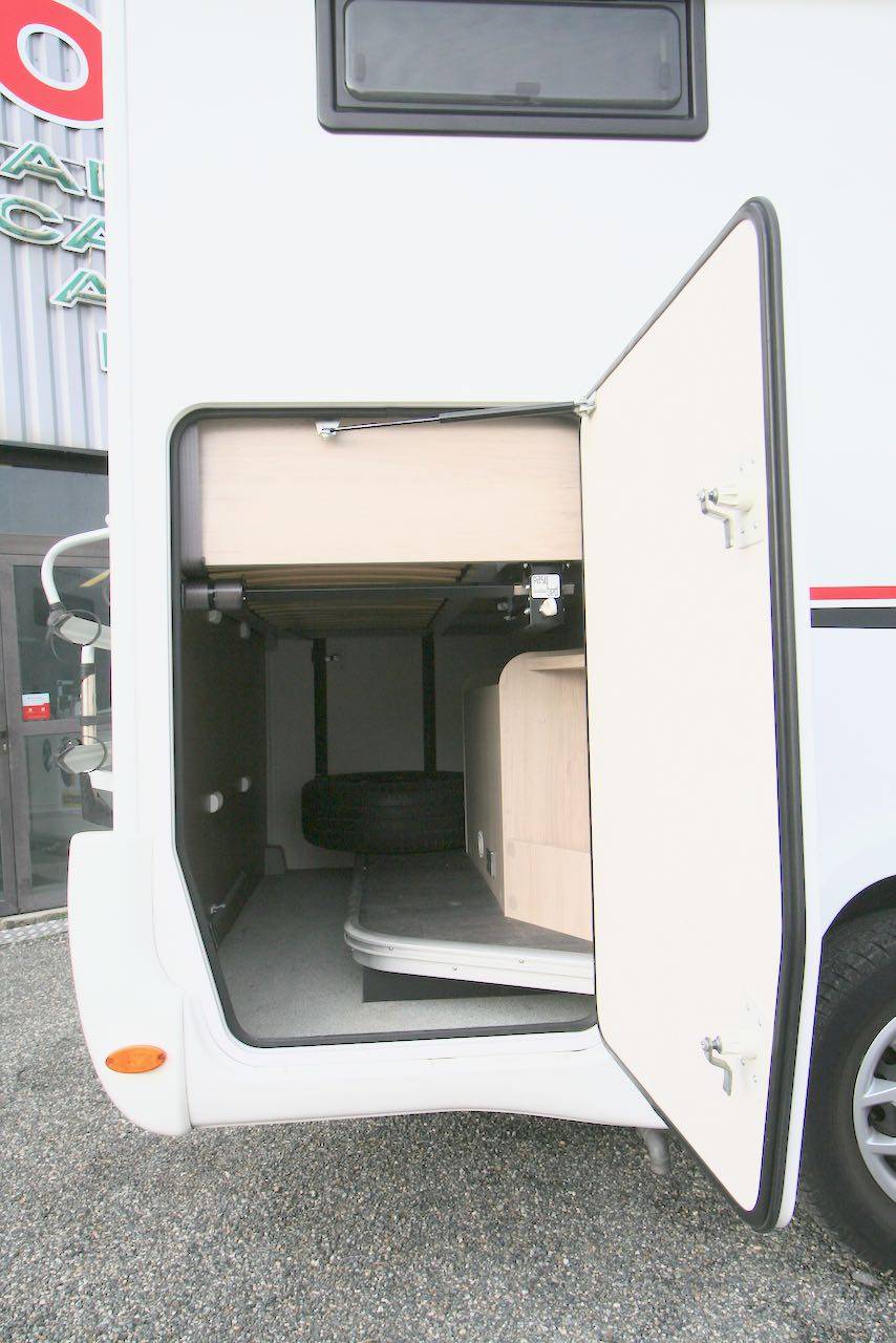 Vend Camping-car profilé d'occasion, presque neuf, lit sur soute, moins de 6 m, Challenger Genesis 194, à Roques proche de Toulouse (31)