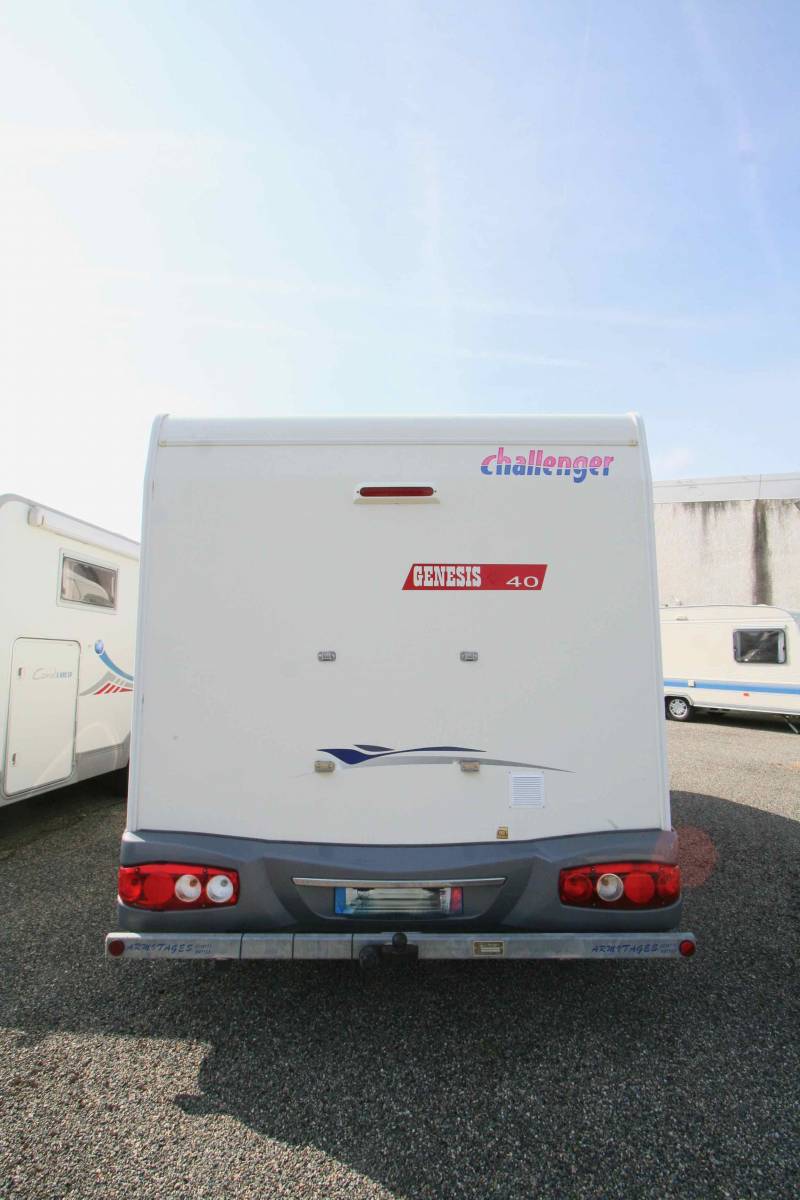 Vente Camping-car profilé occasion, lit sur grande soute, 4 couchages, Challenger Genesis 40, à Roques, proche Toulouse (31)