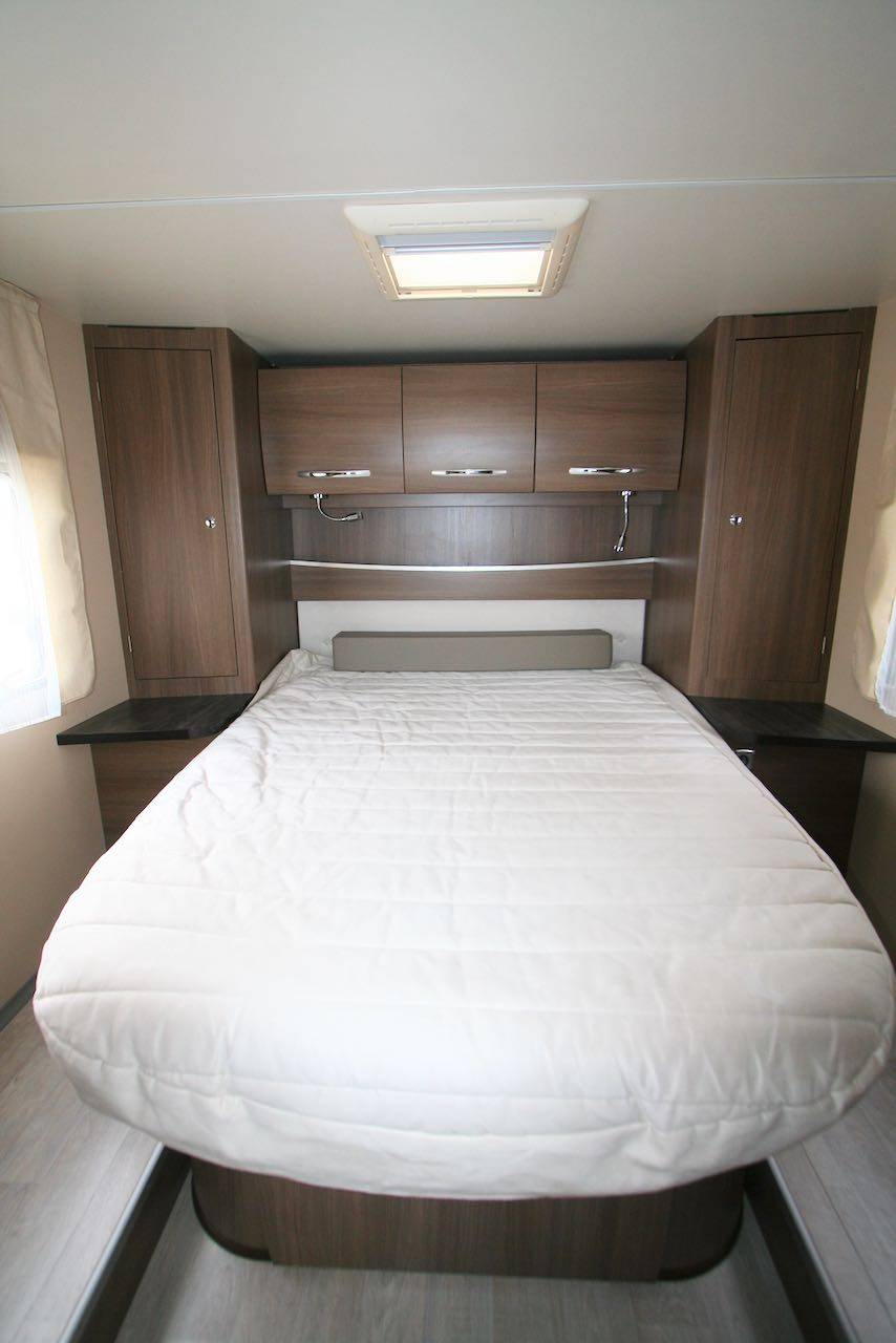 Camping-car profilé occasion, Lit central, Challenger Birthday 58, à Roques proche de Toulouse (31)