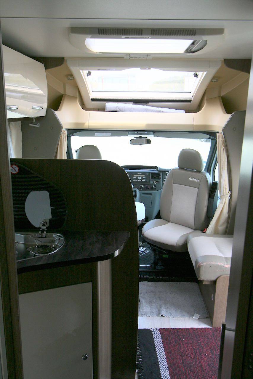 Achat Camping-car profilé occasion, Lit central, Challenger Birthday 58, à Roques proche de Toulouse (31)