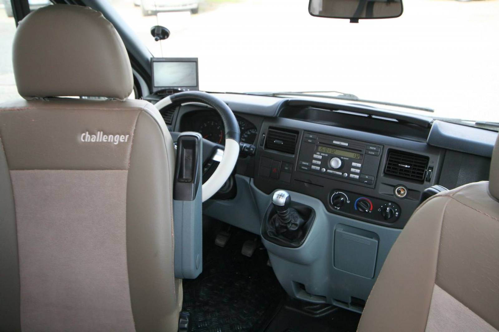 Achat Camping-car profilé occasion, Lit central, Challenger Birthday 58, à Roques proche de Toulouse (31)