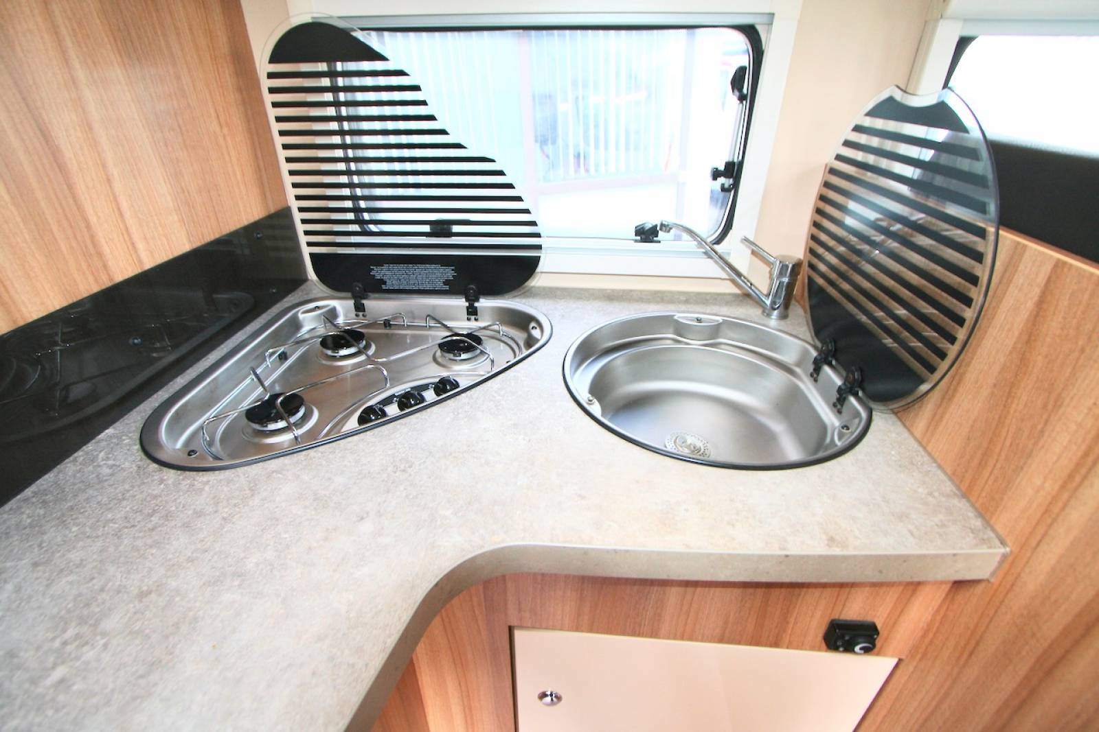 Camping-car profilé d’occasion, lits superposés, lit de pavillon, 5 couchages/carte grise, Genesis 296 sur FIAT,  à Roques proche de Toulouse (31)