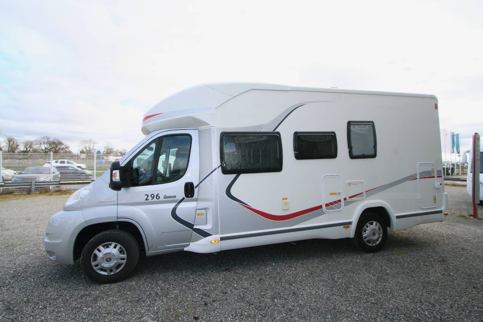 Vente Camping-car profilé d’occasion, lits superposés, lit de pavillon, 5 couchages/carte grise, Genesis 296 sur FIAT,  à Roques proche de Toulouse (31)