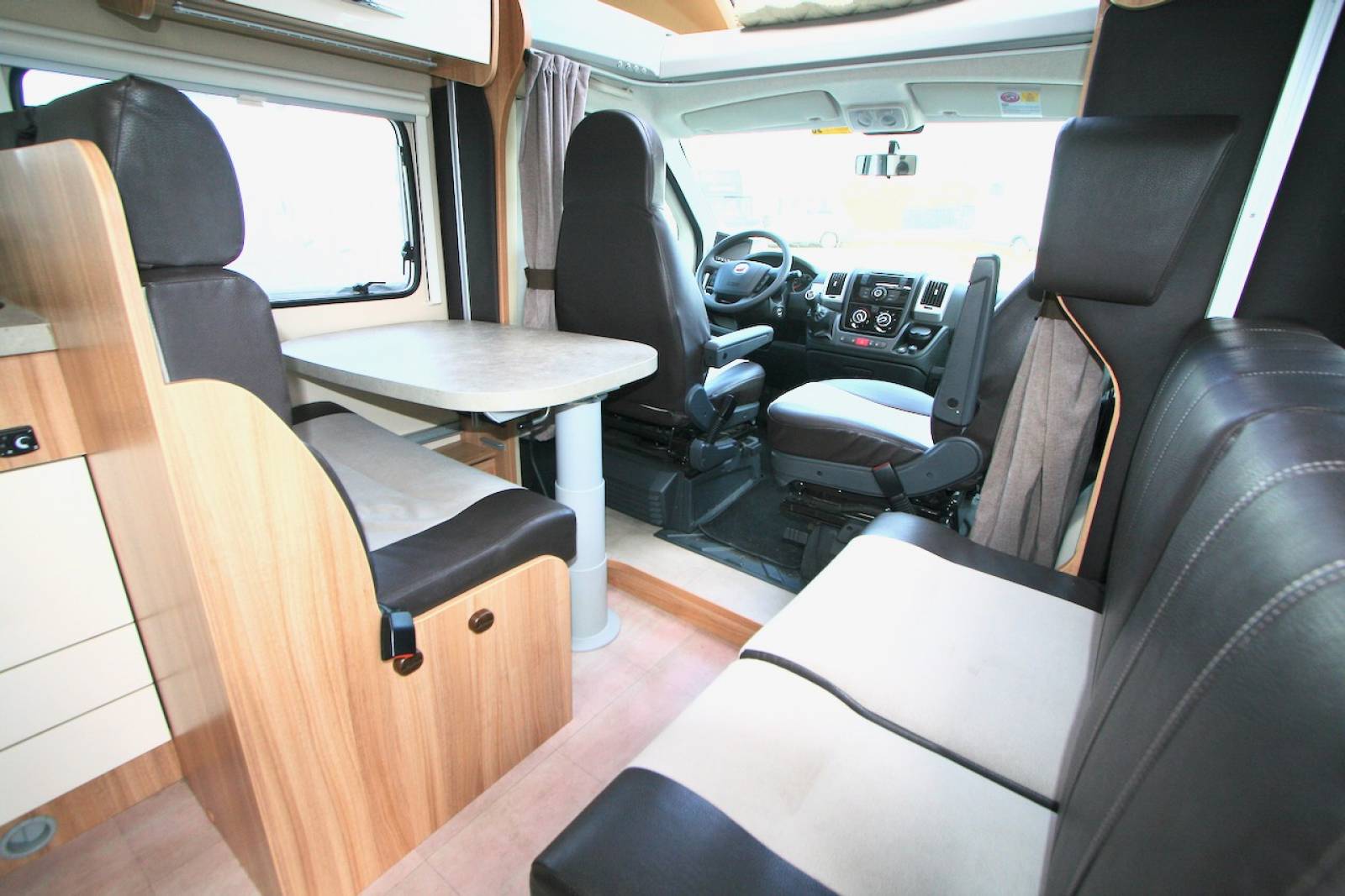 Camping-car profilé d’occasion, lits superposés, lit de pavillon, 5 couchages/carte grise, Genesis 296 sur FIAT,  à Roques proche de Toulouse (31)