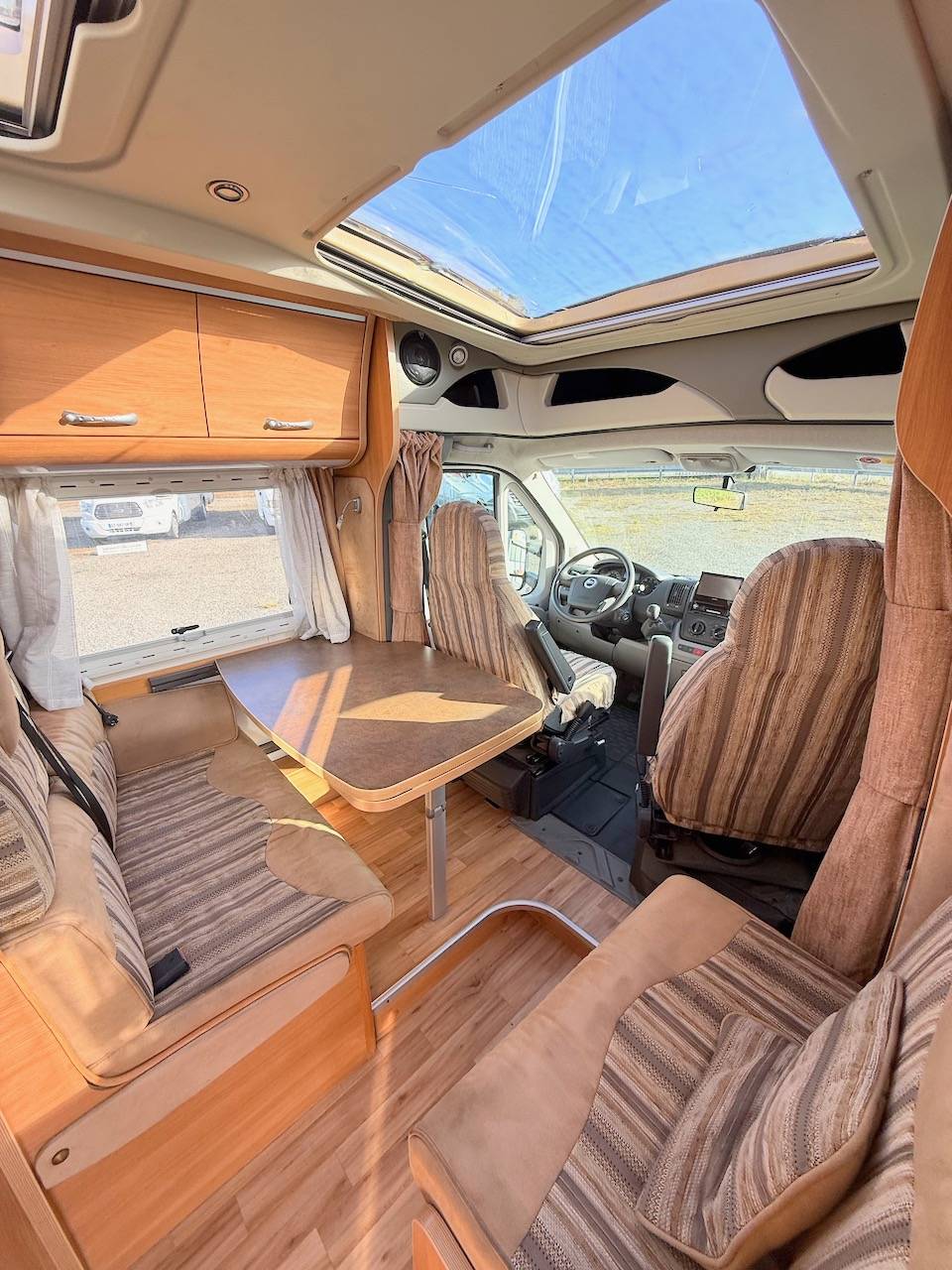 Achat Camping-Camping-car profilé occasion, 4 places, 3 couchages, lit sur soute, Fiat Ducato 3,0 L, 150 cv, Chausson Allegro 94, à Roques proche de Toulouse (31) profilé occasion, 4 places, 3 couchages, lit sur soute, Fiat Ducato 3,0 L, Challenger Allegr