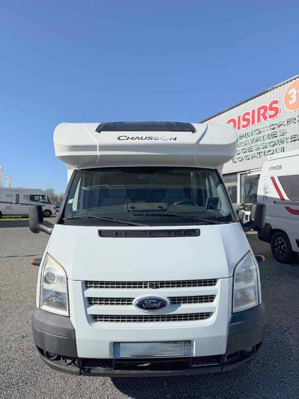 Vend Camping-car Profilé occasion, 4 places, 3 couchages, lit central, Chausson Best Of 28 CE, chez Vacances et Loisirs à Roques proche de Toulouse