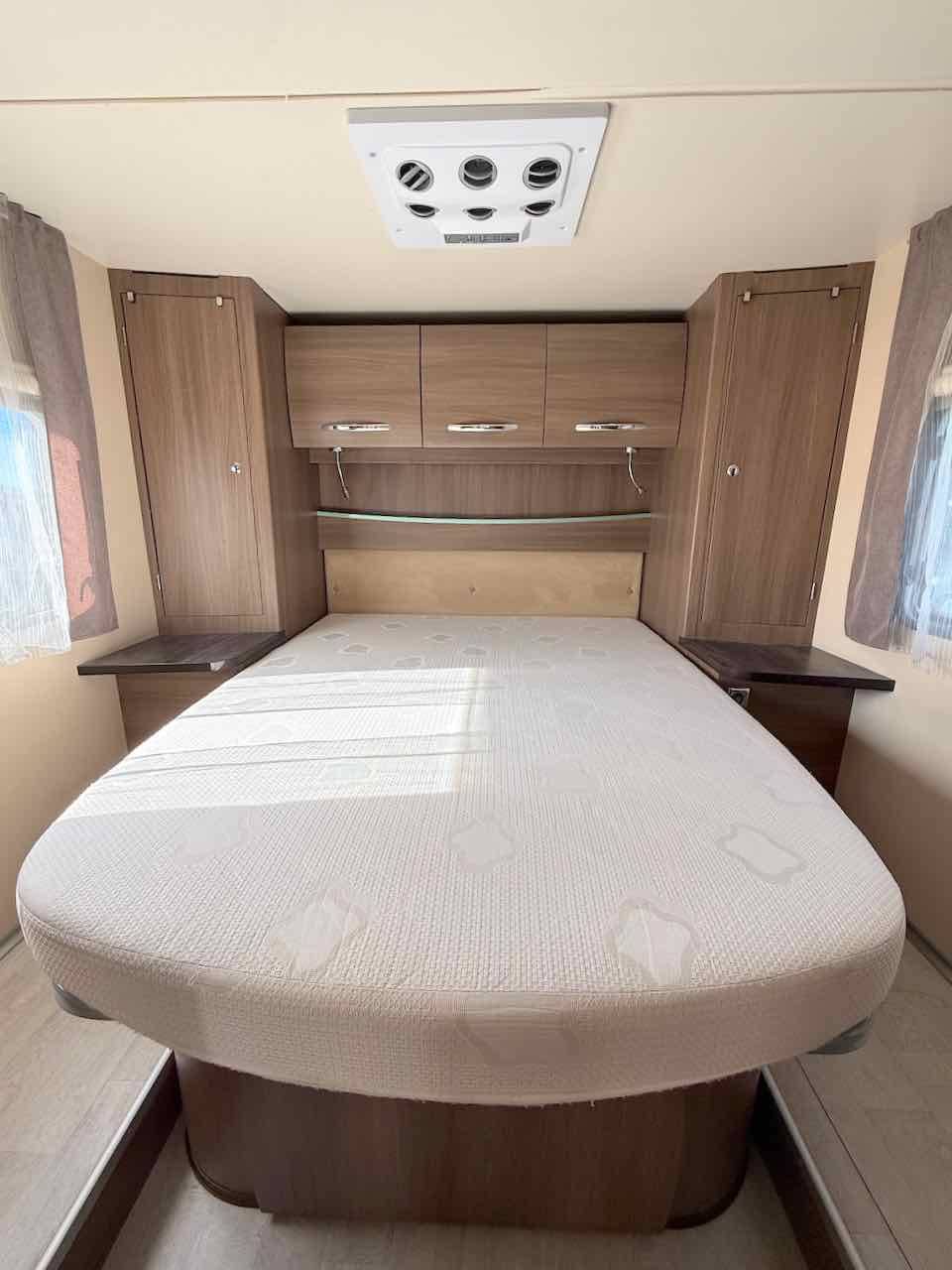 Achat Camping-car Profilé occasion, 4 places, 3 couchages, lit central, Chausson Best Of 28 CE, chez Vacances et Loisirs à Roques proche de Toulouse