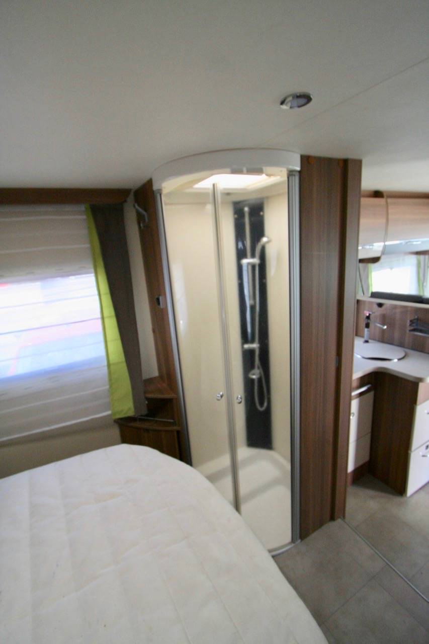 Achat Camping-car intégral occasion lit central, Chausson Exaltis 7018 à Roques près Toulouse (31)