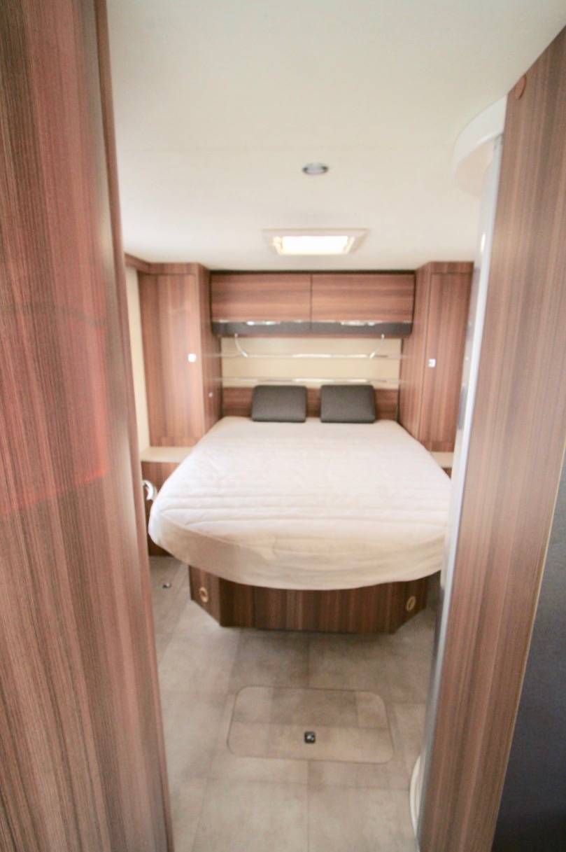 vend Camping-car intégral occasion lit central, Chausson Exaltis 7018 à Roques près Toulouse (31)