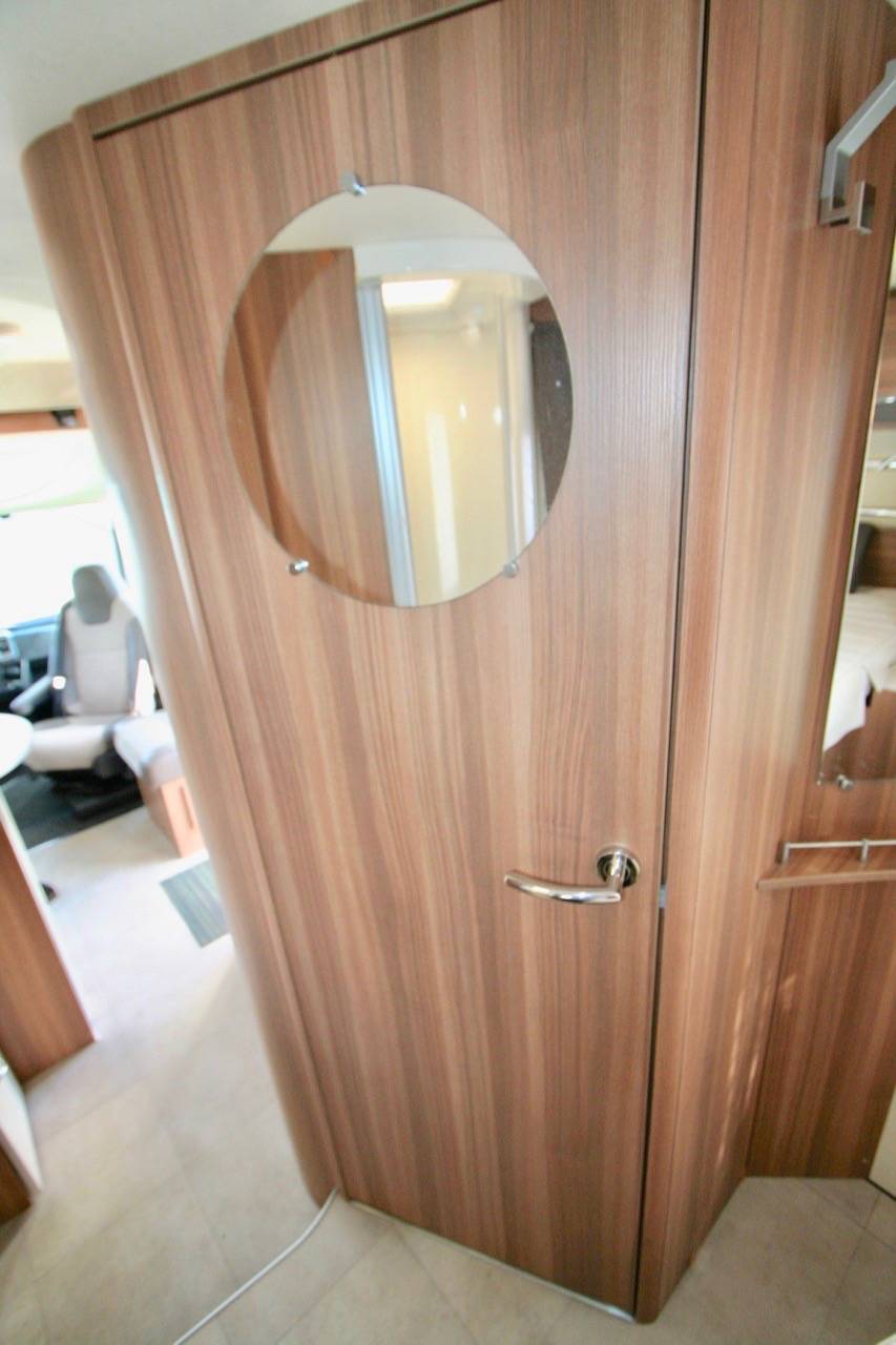 Achat Camping-car intégral occasion lit central, Chausson Exaltis 7018 à Roques près Toulouse (31)