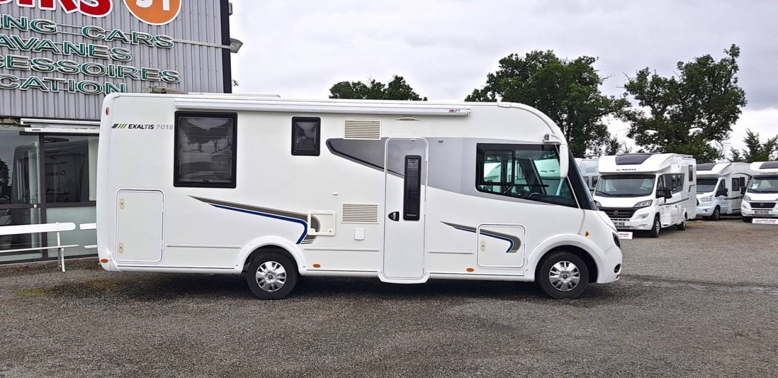 Camping-car intégral occasion lit central, Chausson Exaltis 7018 à Roques près Toulouse (31)
