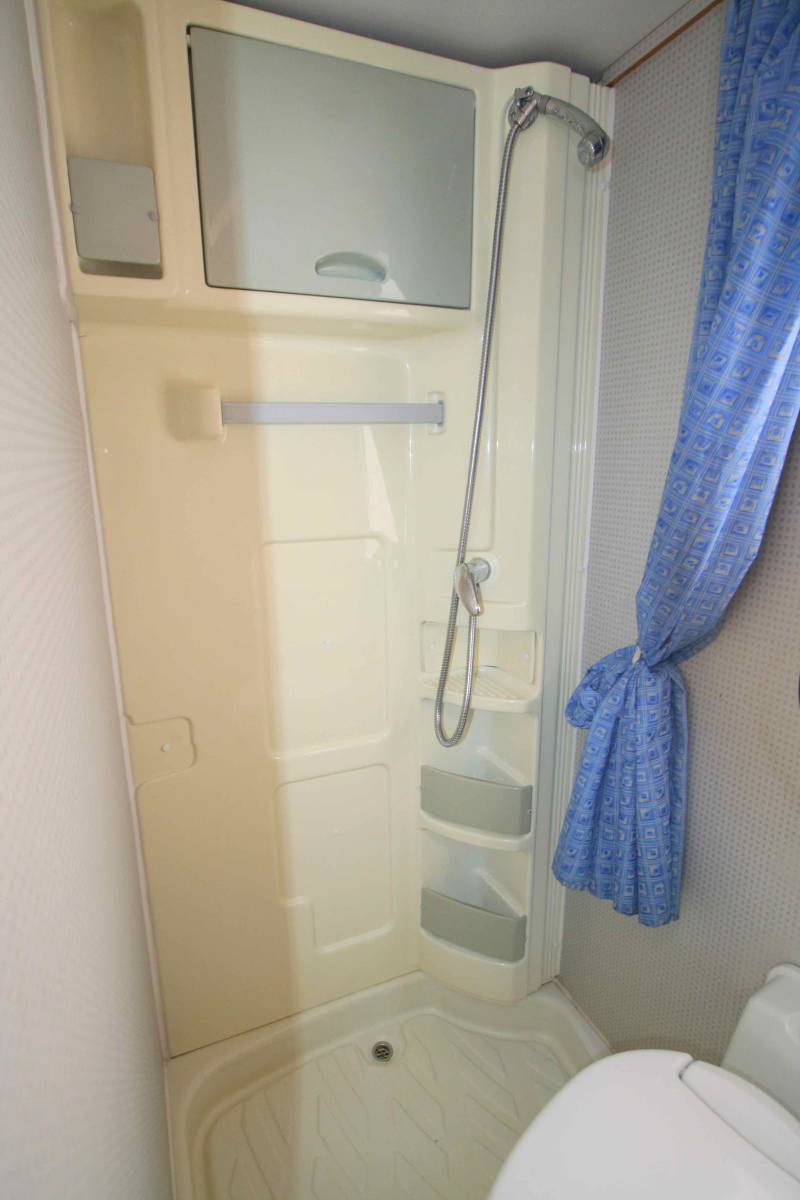 Camping-car capucine occasion, petit prix, lits superposés, 7 m, double dînette, 7 couchages, 5 places carte grise, Chausson Flash 05, à Roques proche de Toulouse (31)