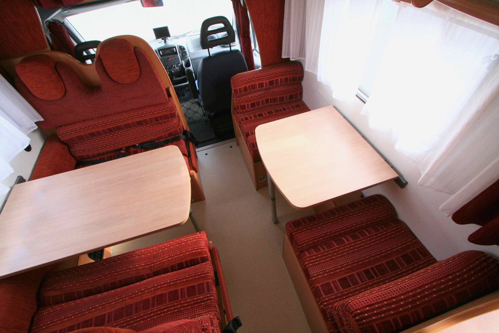 Vend Camping-car capucine occasion, petit prix, lits superposés, 7 m, double dînette, 7 couchages, 5 places carte grise, Chausson Flash 05, à Roques proche de Toulouse (31)