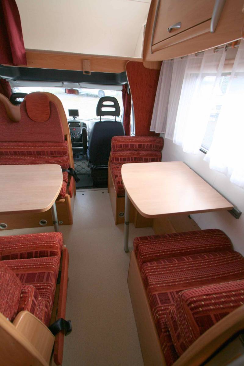 Camping-car capucine occasion, petit prix, lits superposés, 7 m, double dînette, 7 couchages, 5 places carte grise, Chausson Flash 05, à Roques proche de Toulouse (31)